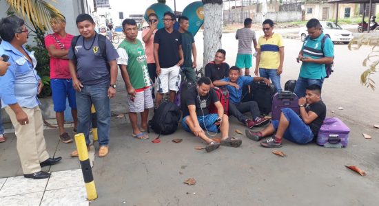 INDÍGENAS DO PURUS E MADEIRA DELEGADOS DA IICONEEI ABANDONADOS EM PORTO VELHO/RO  E RIO BRANCO/AC