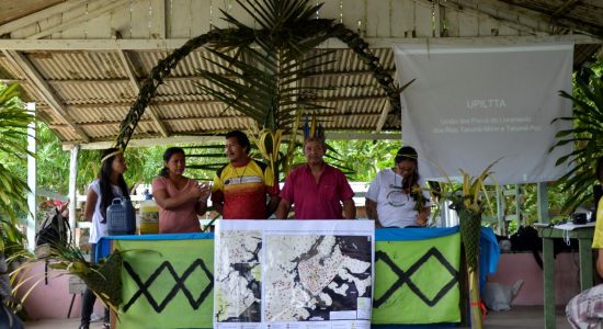 LANÇAMENTO DO BOLETIM 10 BILÍNGUE: JOGOS INTERCULTURAIS INDÍGENAS – MANAUS A GRANDE ALDEIA E DO DOCUMENTÁRIO REFERENTE AOS JOGOS INTERCULTURAIS INDÍGENAS DE 2017 NA COMUNIDADE NOSSA SENHORA DO LIVRAMENTO, MANAUS-AM