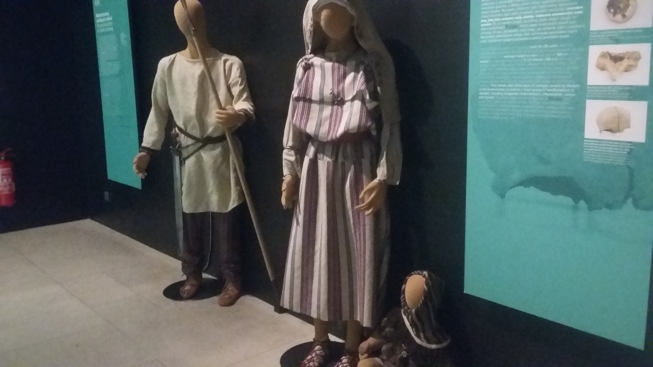 Reprodução das vestimentas de uma família celta