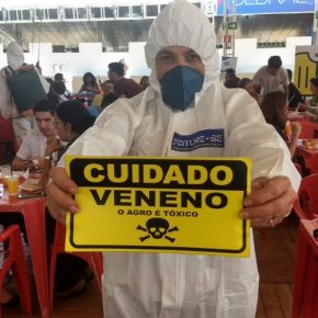 CUIDADO VENENO:  PERFORMANCES, PROTESTOS E ANÁLISES DURANTE A 71º REUNIÃO DA SBPC CONTRA AUTORIZAÇÃO DE AGROTÓXICOS POR PARTE DO GOVERNO BRASILEIRO