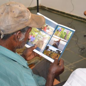 Pesquisadores da Unimontes entregam Fascículos com Mapas de Povos Tradicionais do Norte de Minas Gerais