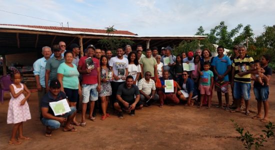 LANÇAMENTO DOS FASCÍCULOS COMUNIDADE BREJO DAS MENINAS E TERRITÓRIO DO RIO RIOZINHO LANÇAMENTO DOS FASCÍCULOS COMUNIDADE BREJO DAS MENINAS E TERRITÓRIO DO RIO RIOZINHO