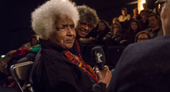 COLONIALISMO E CINEMA : O COVID-19 e o PASSAMENTO DE UMA CINEASTA GENIAL